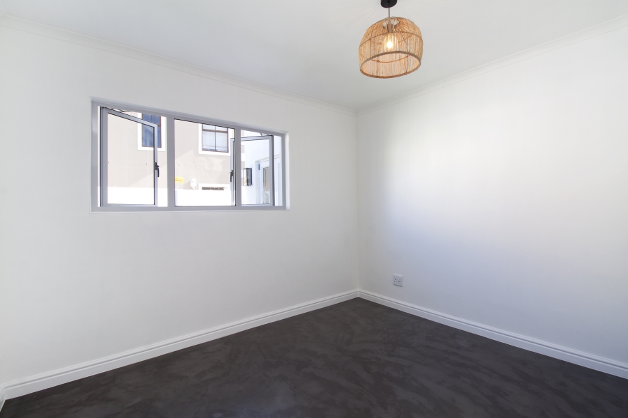 3 Bedroom Property for Sale in Milkwood Park Western Cape